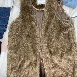 BROWN FUZZY VEST